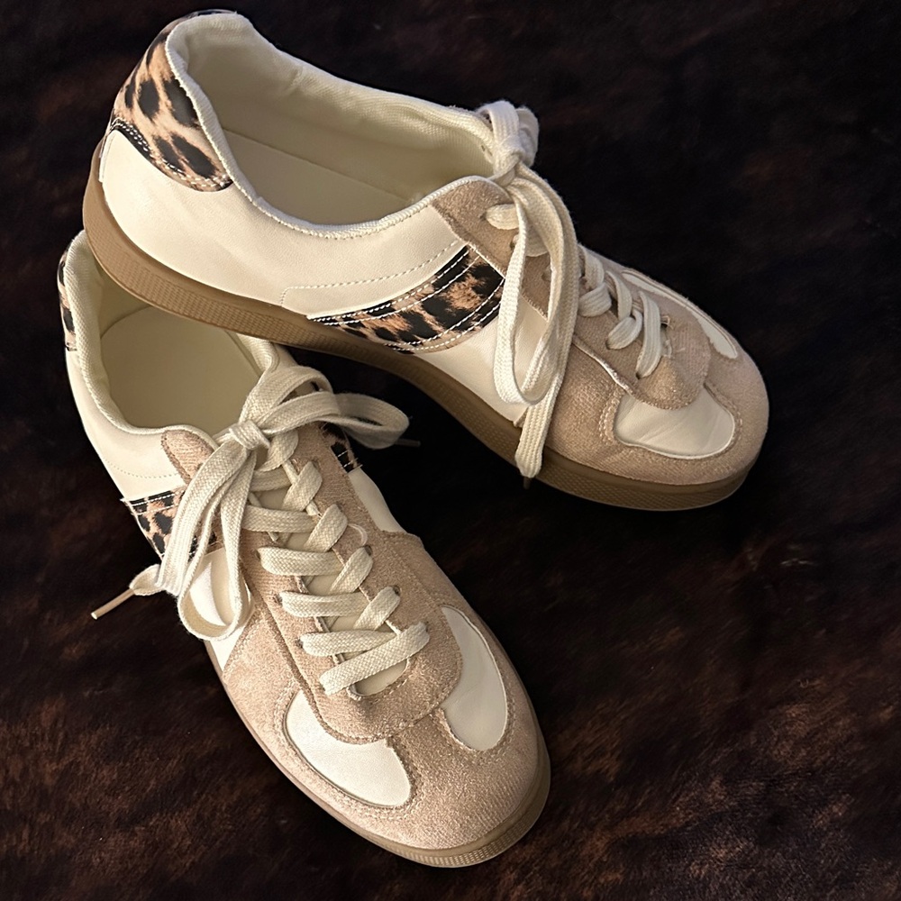 Fashion Brand Company Cream and White Sneakers with Leopard Accent